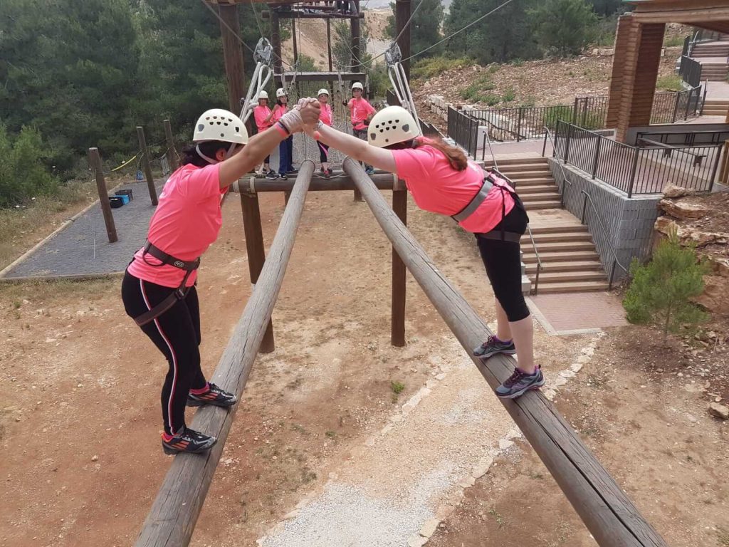 מאות נשים מכל הארץ הגיעו לאריאל לאירוע העצמה "נשים עושות אקסטרים"