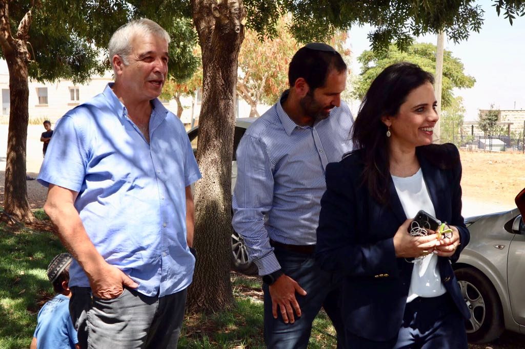 שקד במצפה כרמים: "שינינו את השיח – במקום פינוי, יש בינוי; במקום החרבה – הסדרה"
