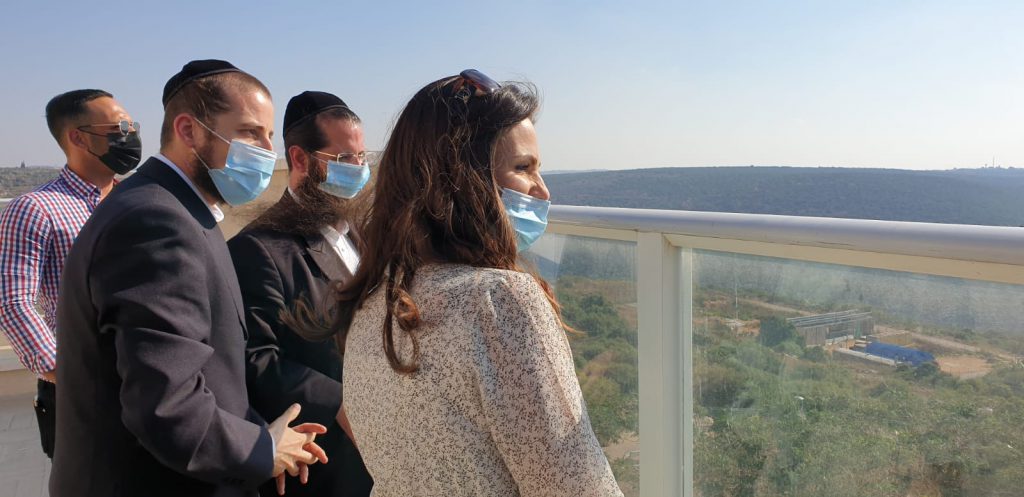 השרה ינקלביץ' בסיור בעמנואל: "הסיורים בשטח חושפים את המציאות המורכבת" שרת התפוצות, עומר ינקלביץ'