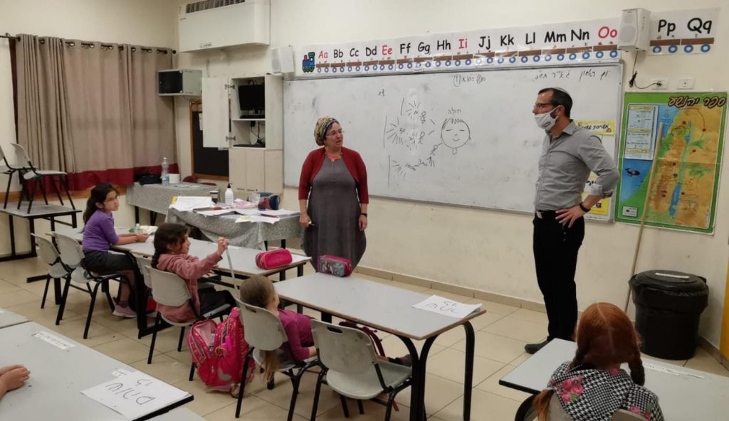 בנימין: כיתות א' עד ד' ילמדו במשך 5 ימים