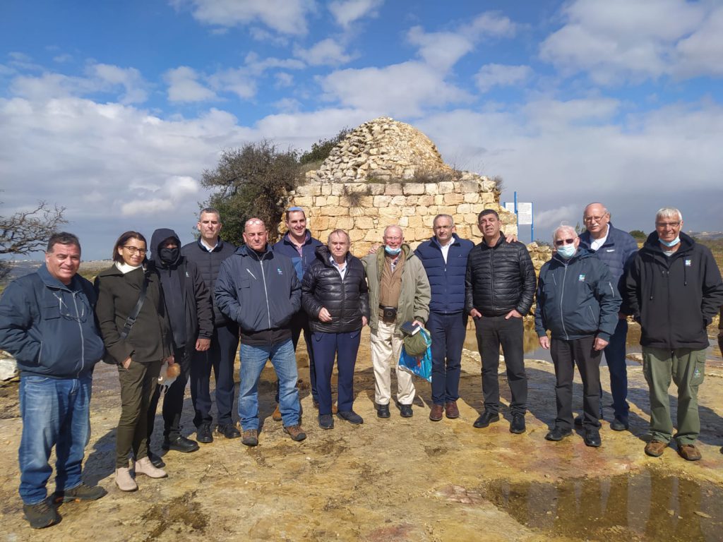 יו"ר קק"ל סייר עם בכירים בבית אל: "נעשה הכל שהיישוב ימשיך לצמוח ולפרוח"
