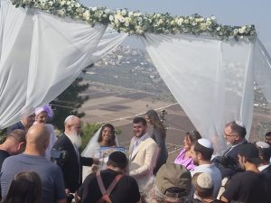 חתונה בצל הלחימה. מבוא דותן